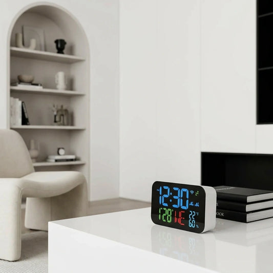 Horloge numerique LED WiFi - vue de cote angle moderne