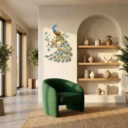 Grande horloge murale paon - mise en situation salon fauteuil
