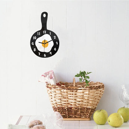 Horloge Murale Originale  Design Cartoon Poêle en Fer Égoutté