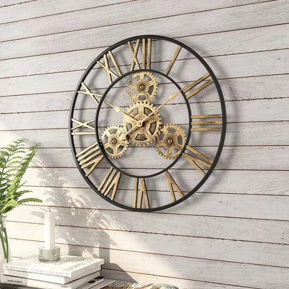 Horloge murale antique avec engrenages vue de face