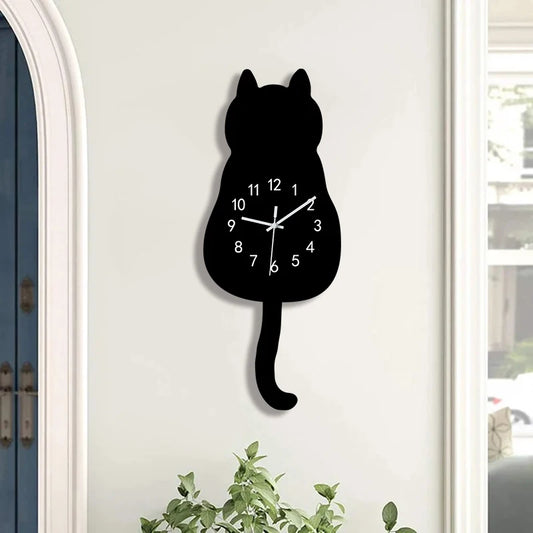 Horloge Chat Design Silencieuse avec Balancier Noir et Blanc 