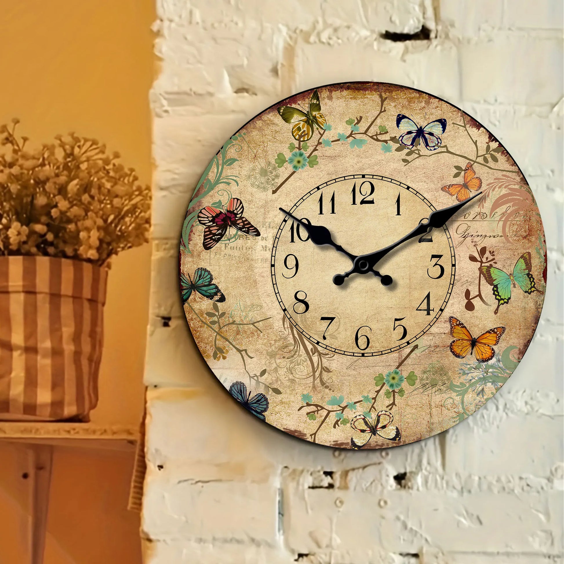 Horloge Murale Rétro en Bois  Fleurs et Papillons Colorés