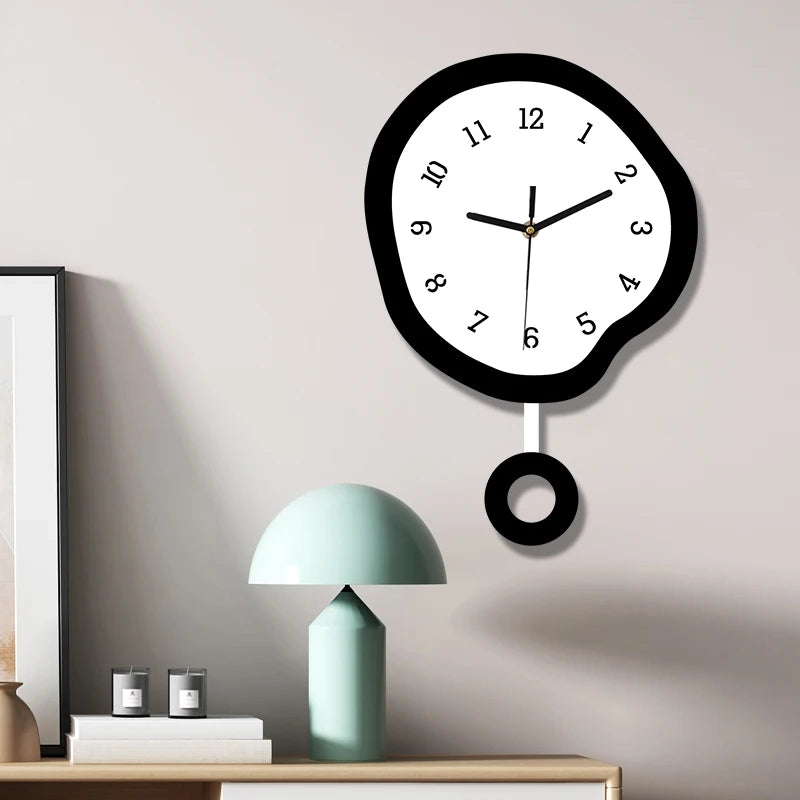 Horloge pendule design creatif abstrait - photo principale fond blanc