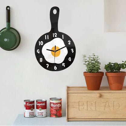 Horloge Murale Originale  Design Cartoon Poêle en Fer Égoutté