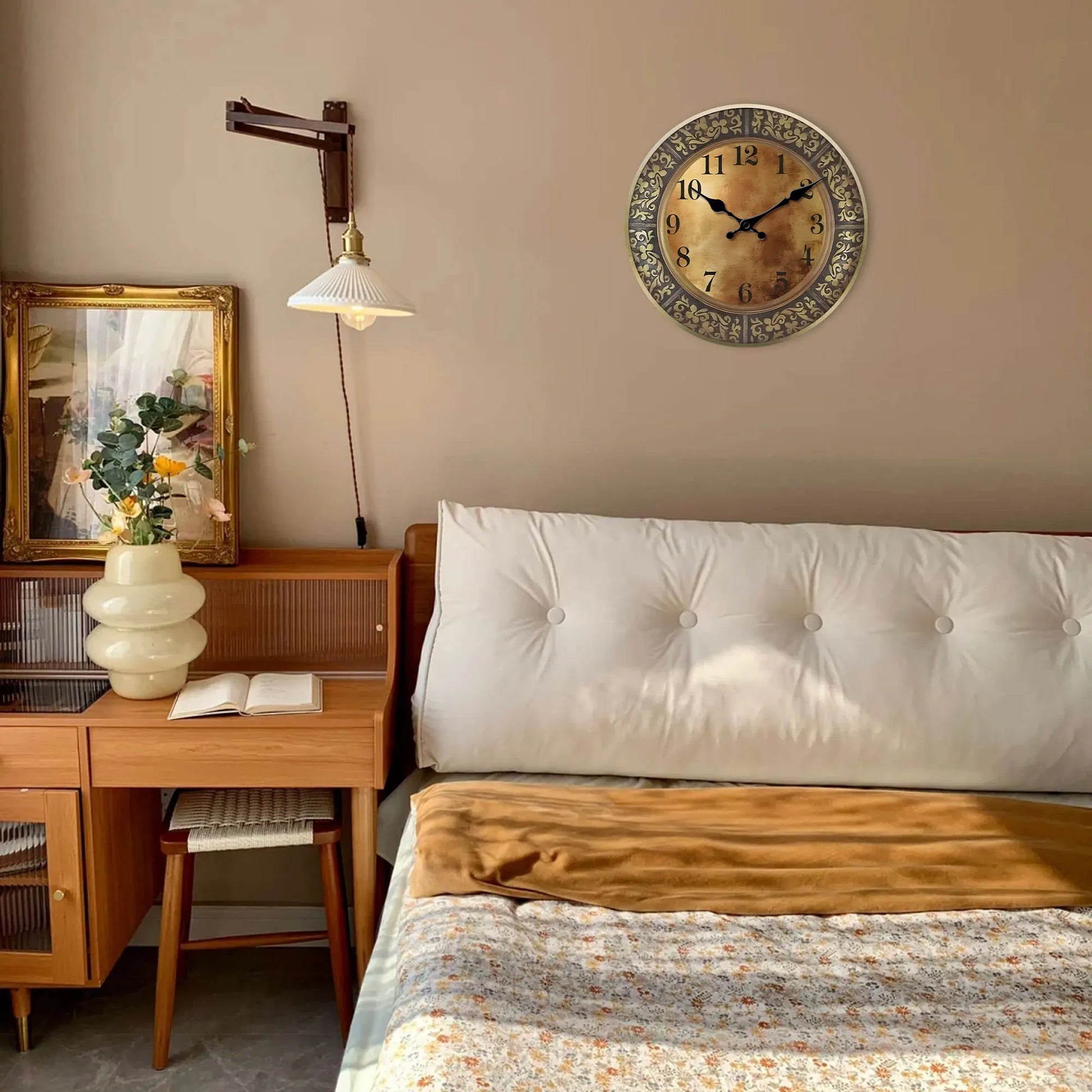 Horloge murale bois motif laiton antique design moderne