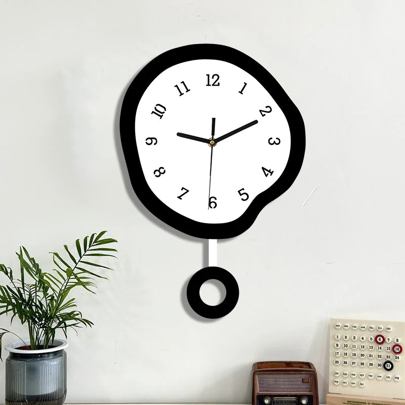 Horloge pendule design creatif abstrait - vue cote forme elliptique