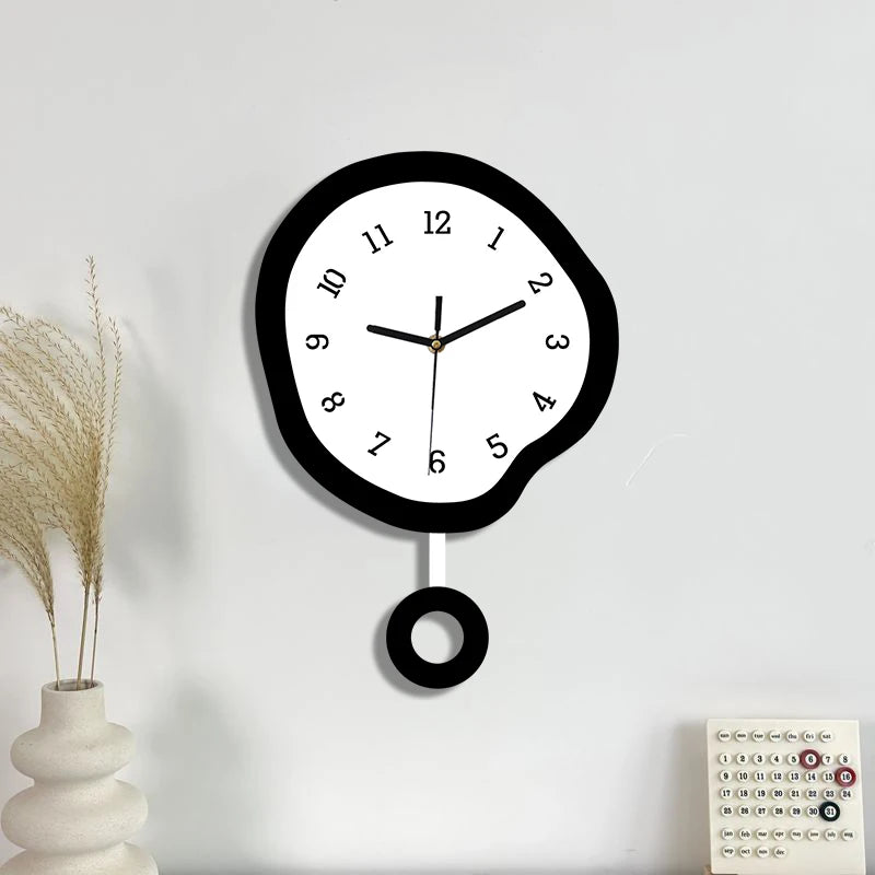 Horloge pendule design creatif abstrait - mise en situation salon moderne