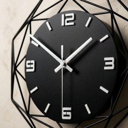 Horloge pendule murale polygones - detail cadran aiguilles polygones