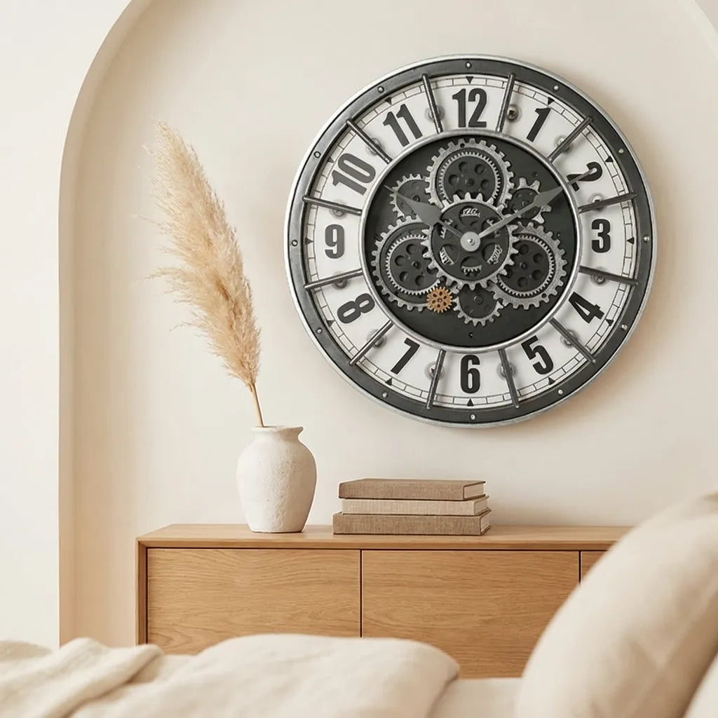 Horloge murale industrielle engrenages - vue principale sur buffet design
