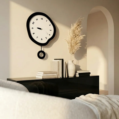 Horloge murale design japonais blanc - vue detail pendule balancier